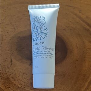 Briogeo Scalp Revival Shampoo - White